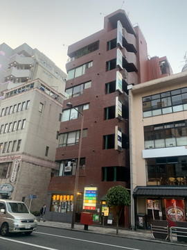 004302_w1.jpg