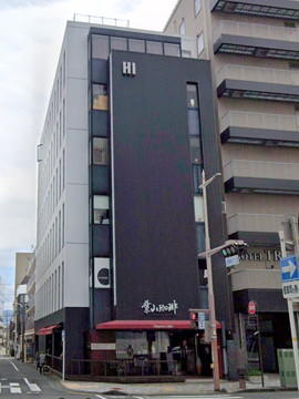 082503_w1.jpg