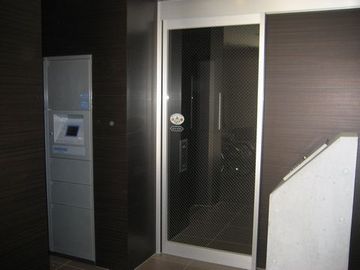 r223049_w2.jpg
