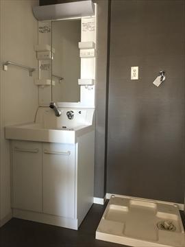 005602_w8.jpg